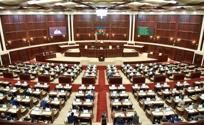 Milli Məclis növbədənkənar seçkilərin təyin edilməsi üçün Prezidentə müraciət edib