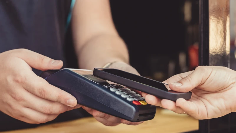 Azərbaycanda Apple Pay bugündən fəaliyyətə başlayıb