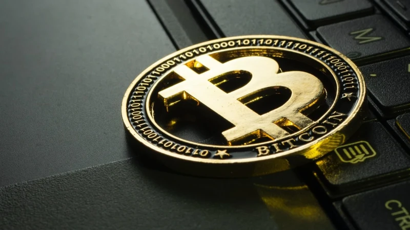 Bitcoin-in məzənnəsi son iki ayın ən aşağı həddinə enib