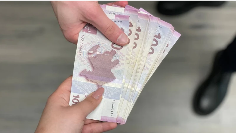 Yanacaqdoldurma məntəqəsində saxta pul verən şəxs saxlanılıb