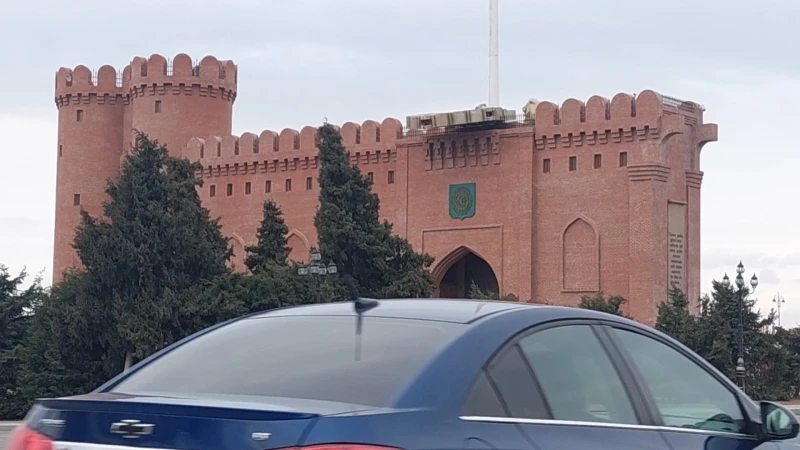 Gəncədə Qala Qapıları üzərindəki aşan gerb bərpa edilib