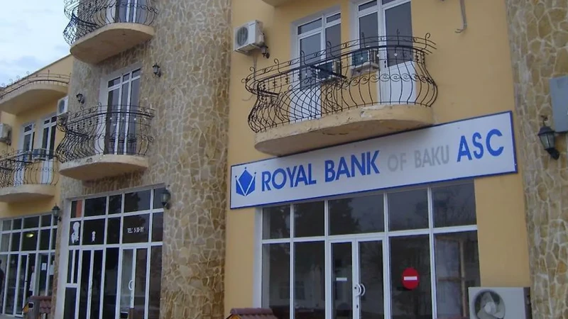 Ləğv edilmiş Royal Bankın rəhbərləri olan ata və oğula cəza verilib
