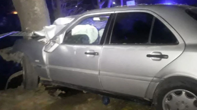 Ağstafada avtomobil ağaca çırpılıb, sürücü ölüb