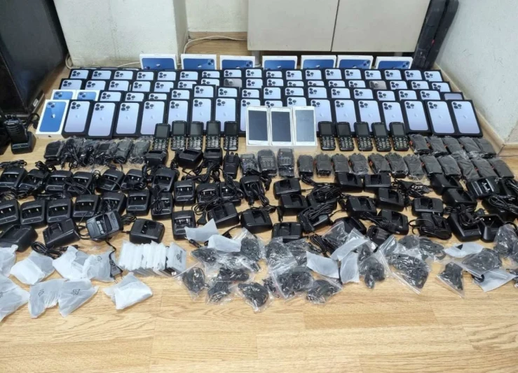 Gömrükdə mobil telefonlar və aksesuarları müsadirə edilib