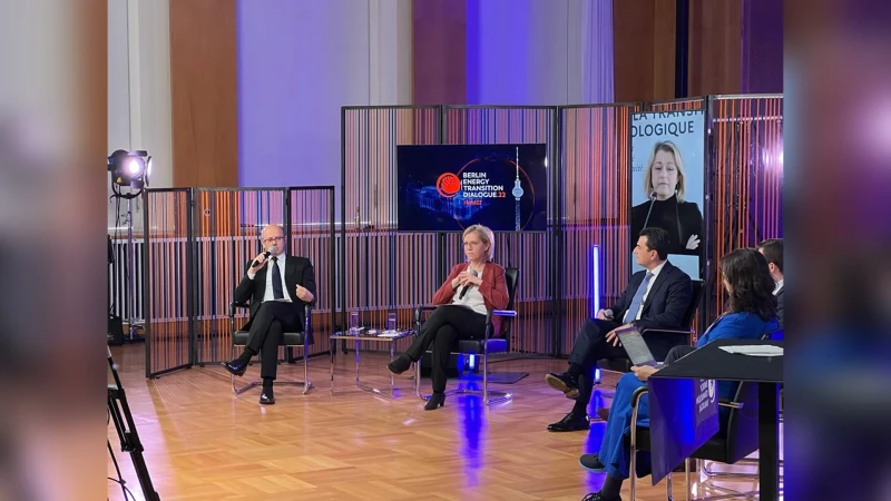 Nazir: Azərbaycan 2030-cu ilə qədər elektrik enerjisi istehsalında bərpa olunan enerji mənbələrinin payını 30%-ə çatdıracaq