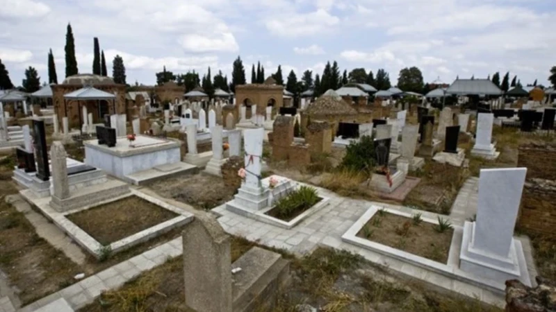 Molla qəbiristanlıqda “Yasin” oxuyarkən dünyasını dəyişib