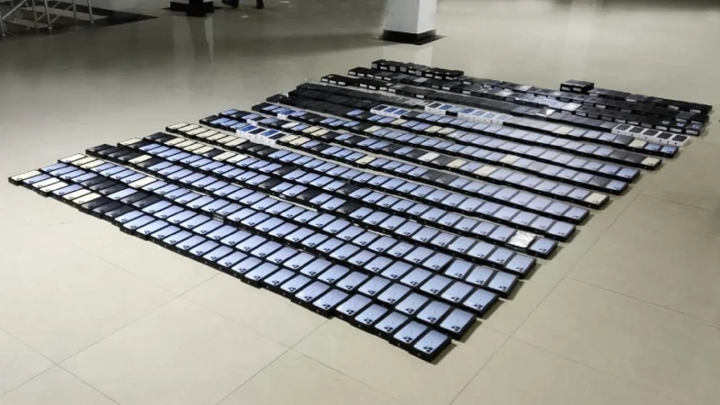 Gürcüstandan gələn avtomobillərdə siqaret və telefon aksesuarları aşkarlanıb