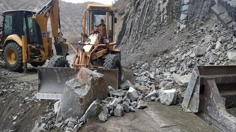 Lahıcda torpaq uçqunu baş verib