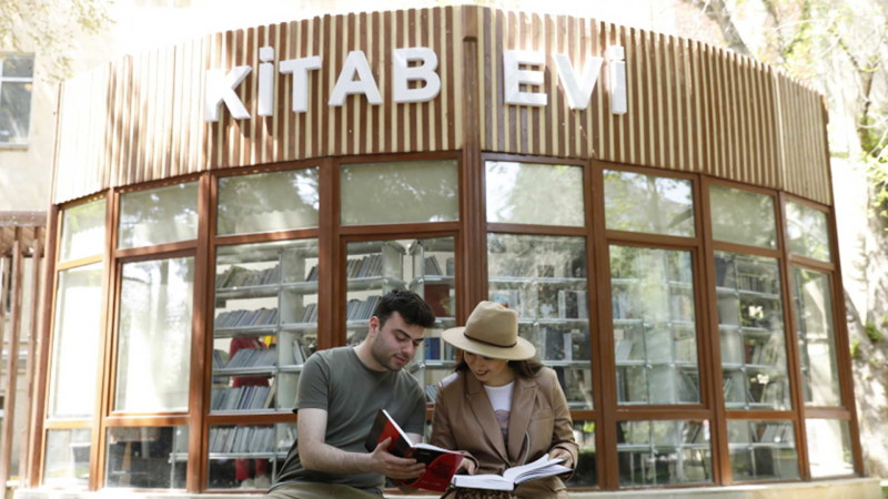 Bakı Dövlət Universitetində Kitab Evi açılıb