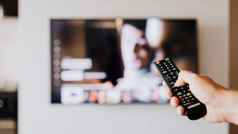 Efirlərdə təhqirlərə yol verən televiziya yayımçılarına xəbərdarlıq edilib