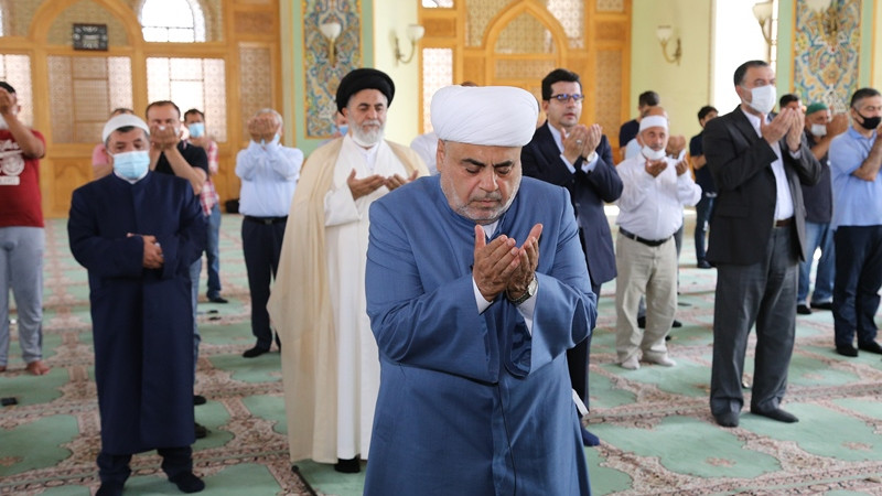 Bayram namazının ənənəvi qaydada qılınmasına icazə verilib