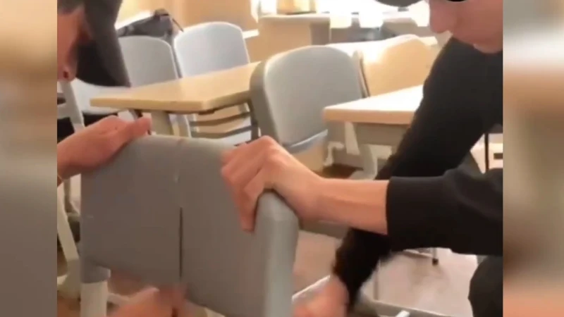 Sosial şəbəkələrdə görüntülər yayılıb: şagirdlər məktəb avadanlığını korlayır