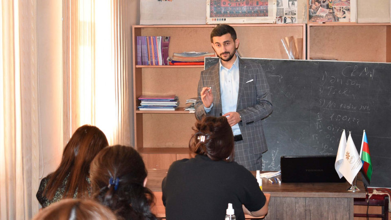 Ağdamda Gənclərin biznes emalatxanası layihəsi çərçivəsində təlimlər keçirilib