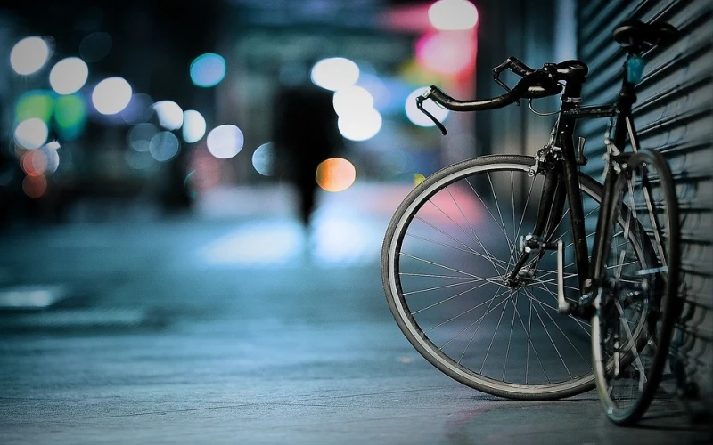 Xızıda avtomobil velosipedçini vuraraq öldürüb