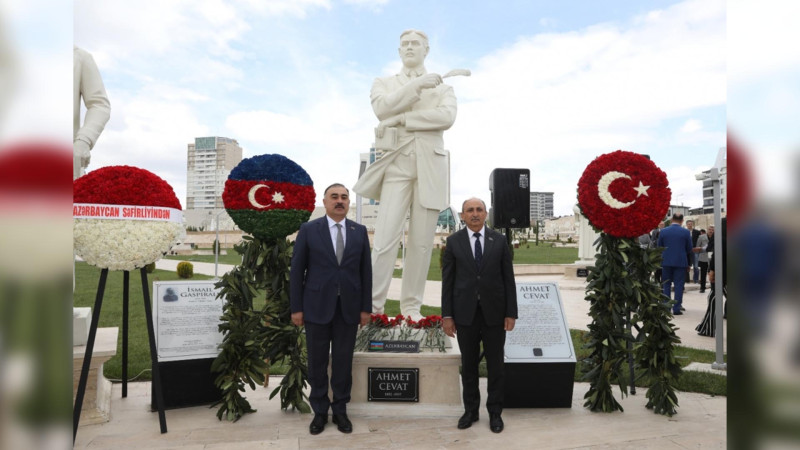 Ankarada Əhməd Cavadın heykəli ucaldılıb