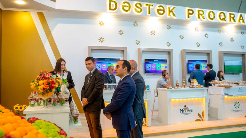 Ekspo Mərkəzində keçirilən sərgilərdə yerli sahibkarların məhsulları nümayiş olunub