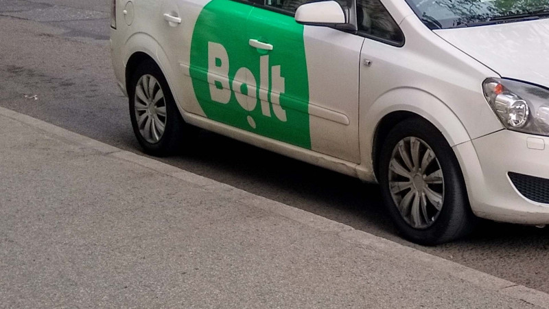 Kartla ödənişi qəbul etməyən Bolt taksi sürücüləri cərimələnəcək