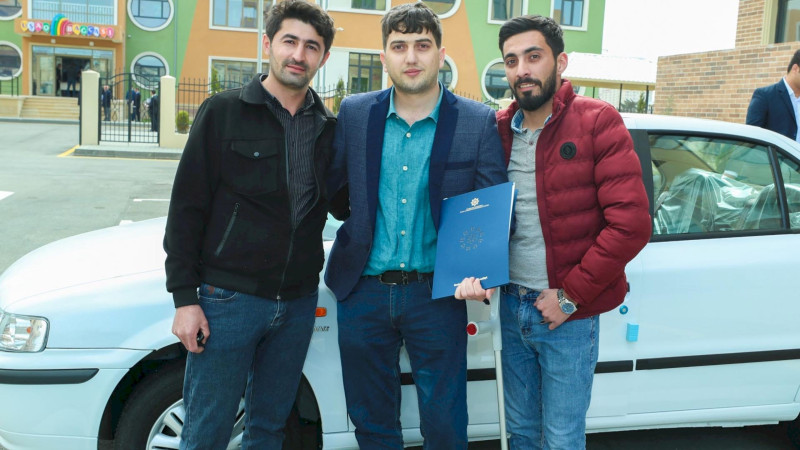 50 avtomobil Vətən müharibəsi əlillərinə təqdim edildi