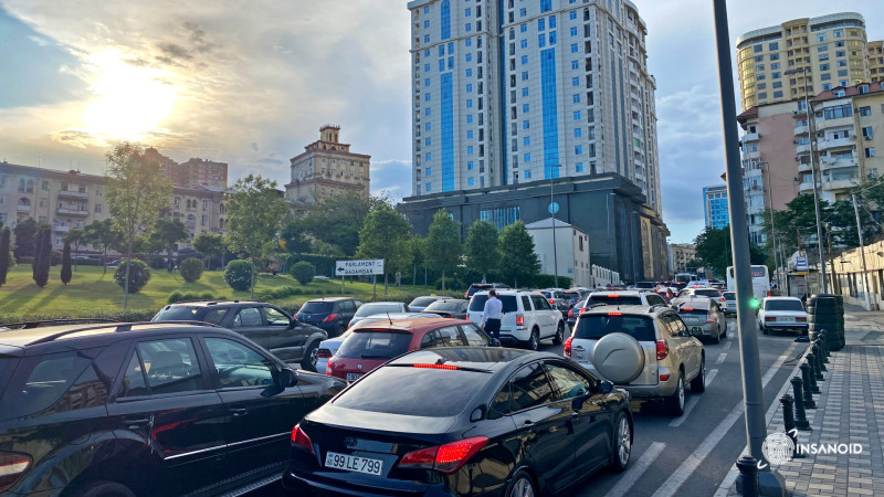 Hazırda paytaxtın bu küçə və prospektlərində sıxlıq var