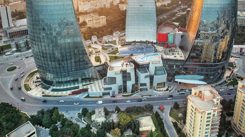 Fairmont hotelində ərəb gənc qızı döyüb