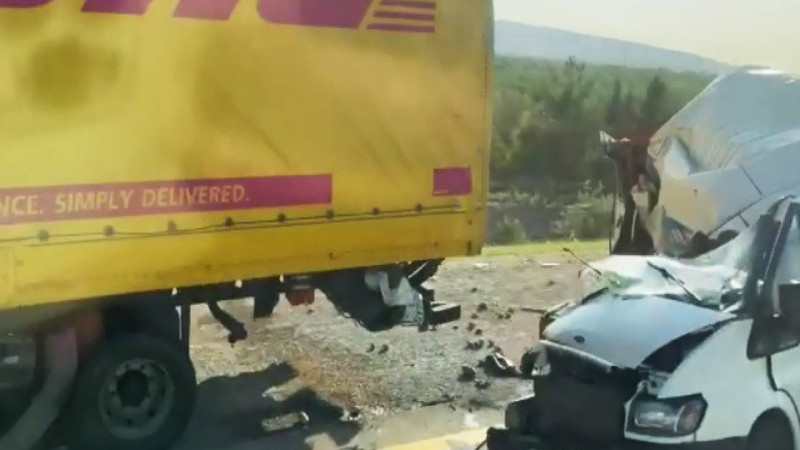 Ford və Mercedes toqquşub: 1 nəfər ölüb