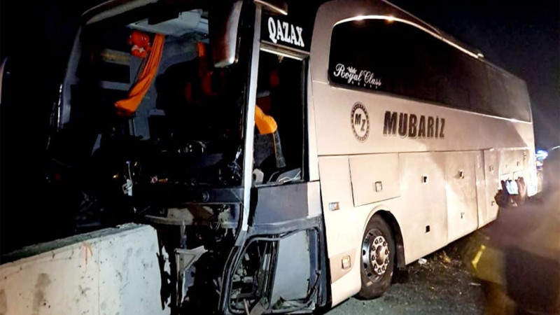 Məktəbliləri daşıyan avtobus Şamaxı-Bakı yolunda qəzaya uğrayıb, 11 nəfər yaralanıb