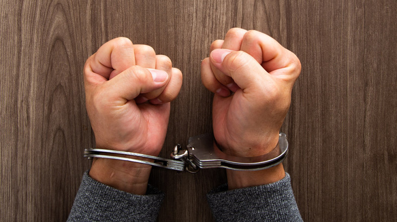 Hövsanda müəllimə olan arvadını öldürməkdə təqsirləndirilən şəxs həbs edilib