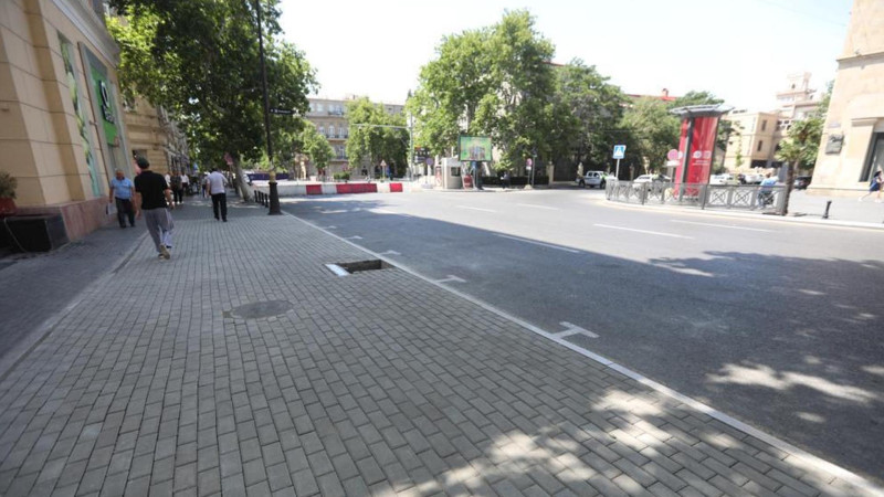 Bülbül prospektindəki qanunsuz parkinq yaradılmış ərazidə səki bərpa edilib