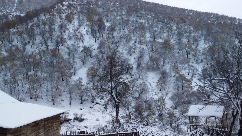Şahdağa 1 santimetr hündürlüyündə qar yağıb