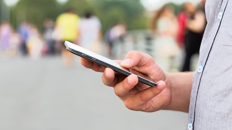 2025-ci ilin 6 ən yaxşı smartfonu - SİYAHI