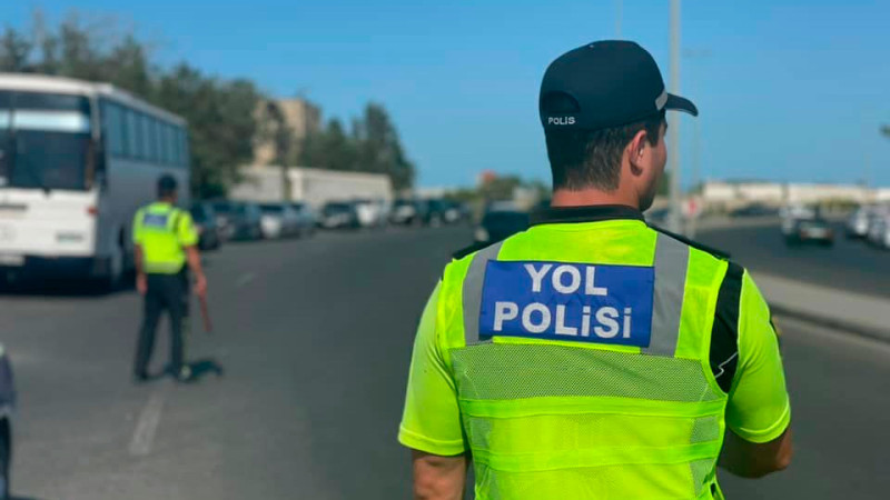 Axtarışda olan şəxslər yol polisi tərəfindən saxlanılaraq aşkar olunublar