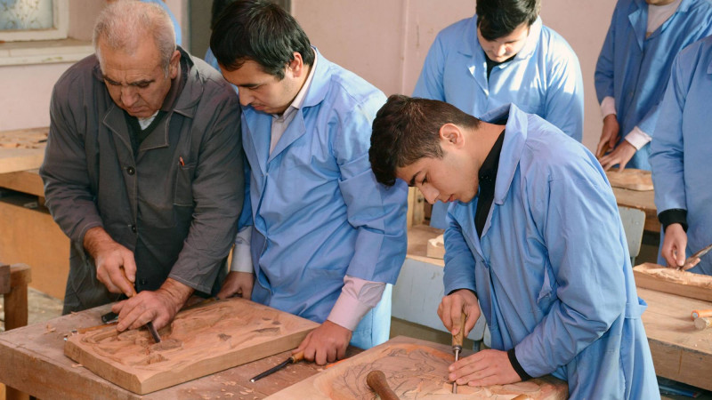 Peşə təhsili müəssisələrinə qəbul olunanların qeydiyyatı başlayıb
