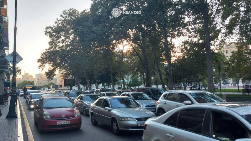 Bakıda sıxlıq olan yolların siyahısı açıqlanıb
