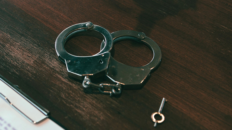 Ağcabədidə 7 yaşlı bacısı oğlunu ağacla döyüb öldürən çobana ağır cəza verilib