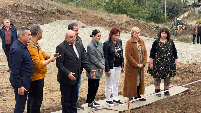 Xarici ekspertlər Edillidəki kütləvi məzarlığa səfər ediblər