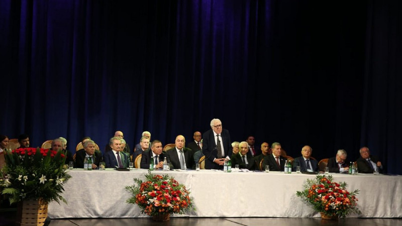 Anar Rzayev yenidən Azərbaycan Yazıçılar Birliyinin sədri seçilib