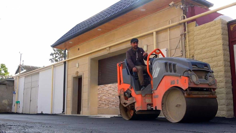 Bakının Xətai rayonunda iki küçə təmir edilir