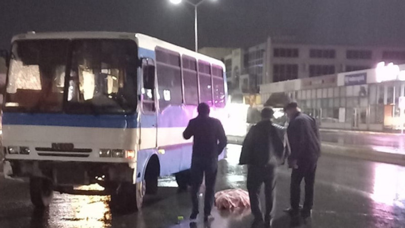 Sumqayıtda avtobus 56 yaşlı qadını vuraraq öldürüb