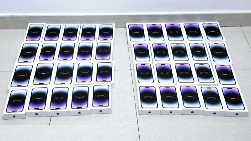 Qırx ədəd iPhonenin ölkəyə qanunsuz keçirilməsinin qarşısı alınıb