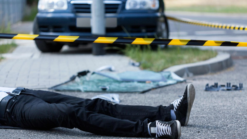 Sumqayıtda Toyota Prius piyadanı vurub