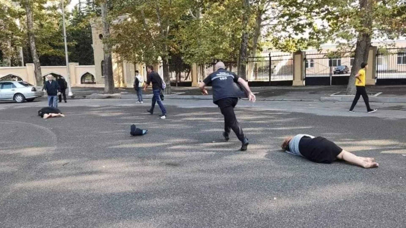 Mingəçevirdə avtomobillər toqquşaraq iki piyadanı vurub