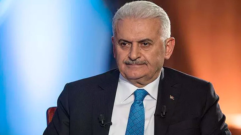 Türkiyənin sabiq Baş naziri Azərbaycanda qəzaya uğrayıb