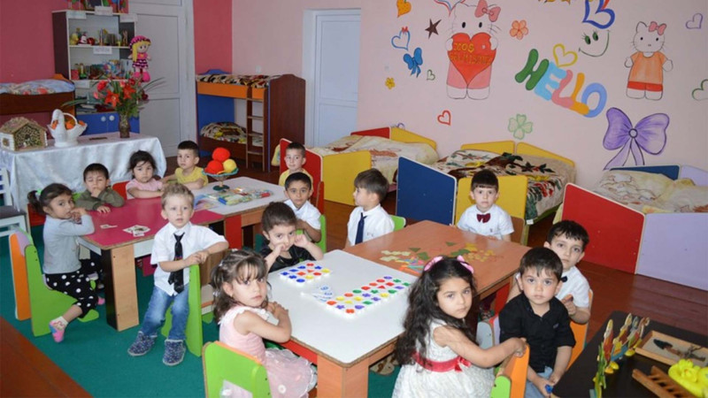 Azərbaycanda uşaqlarla işləyənlərə dair tələblər dəyişdirilir