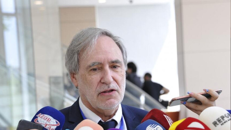 Fransız jurnalist Senatın qətnaməsini utancverici adlandırıb