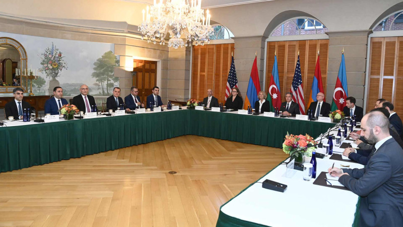 Ceyhun Bayramov, Ararat Mirzoyan və Entoni Blinken arasında görüş keçirilib