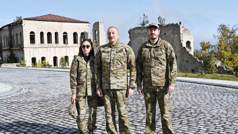 İlham Əliyev Zəfər Günü münasibətilə Şuşaya gedib