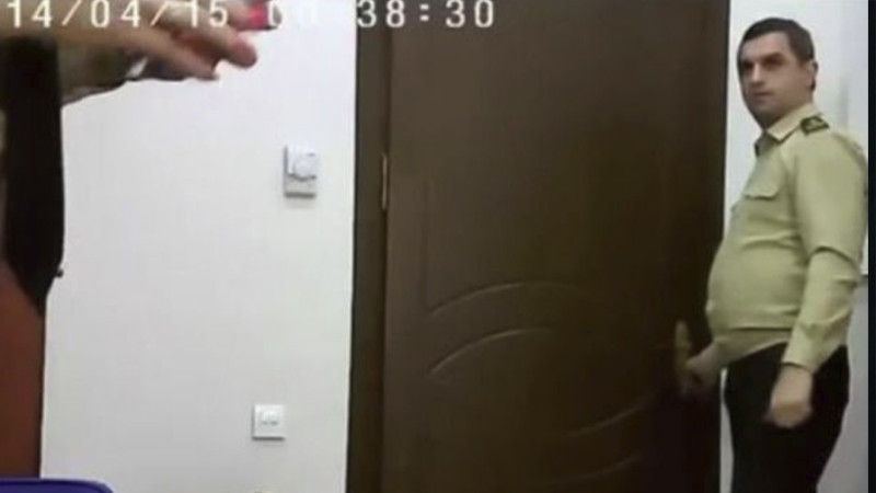 Pornoqrafik videorları ilə tanınan FHN-nin zabitinin işi üzrə ibtidai istintaq başa çatıb