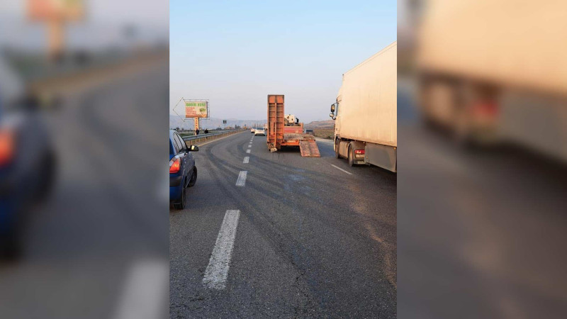 Bakı-Qazax yolunda sərnişin avtobusu yük maşını ilə toqquşub