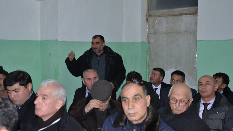 Neftçalanın icra başçısı sakinləri dinləyib