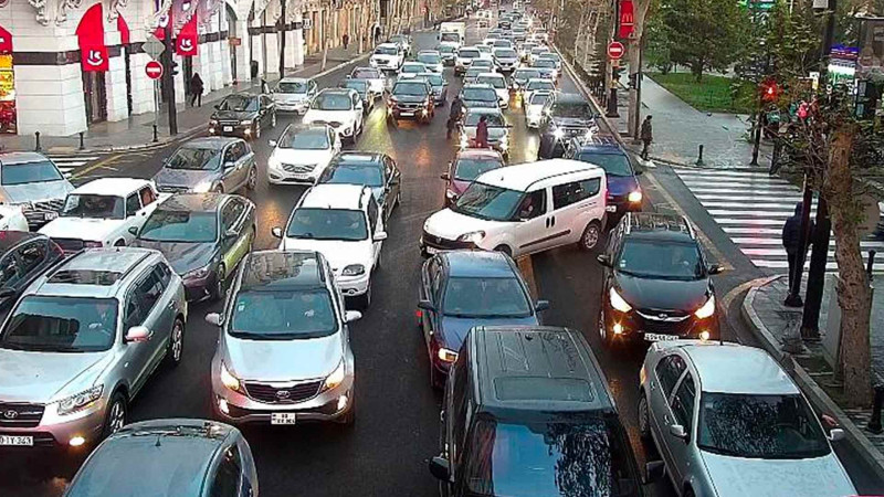 Bakıda bəzi küçələrdə tıxac var - SİYAHI